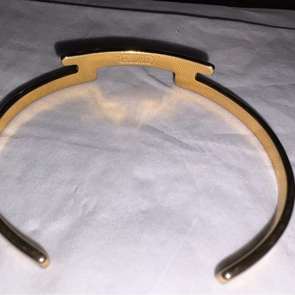 Vintage Gold Cuff Bracelet Avon - Picture 2 of 2